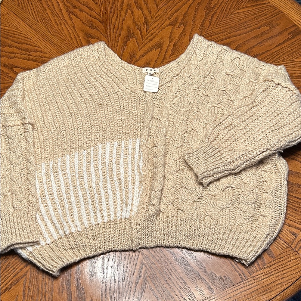 POL Textured Cable Knit Cropped Sweater in Cream and White. Size S